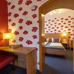 Guest house Zur Lindenau 4*