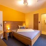 Zur Lindenau 4* Rüdesheim am Rhein