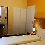 Zur Lindenau 4* Rüdesheim am Rhein