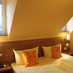 Guest house Zur Lindenau 4*