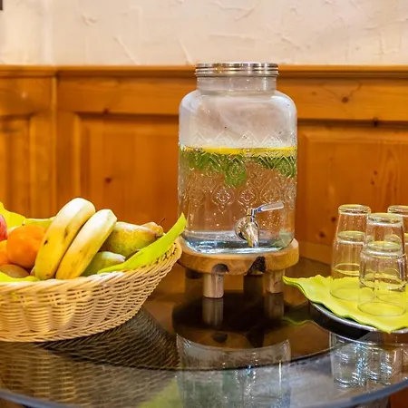 Zur Lindenau Konukevi