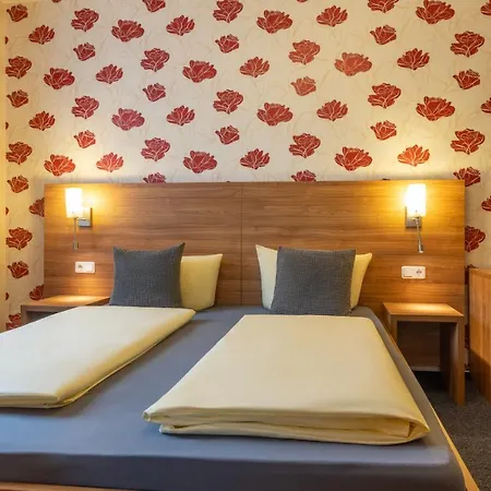 Zur Lindenau Pensión 3*