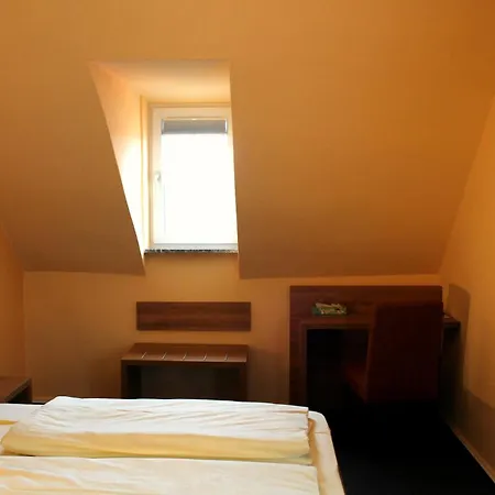 Zur Lindenau 3*
