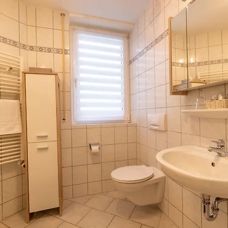 Zur Lindenau Konukevi