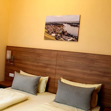 Zur Lindenau Konukevi Rüdesheim am Rhein