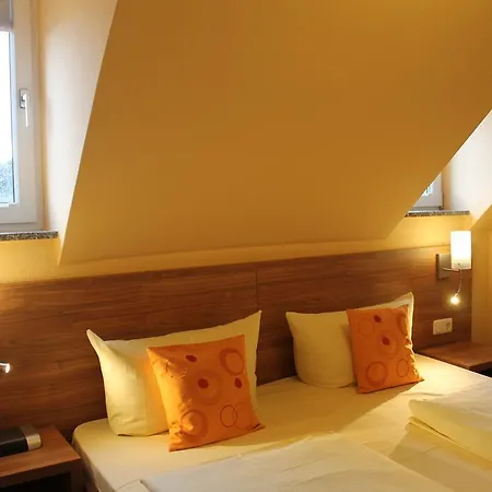 Konukevi Zur Lindenau 3*