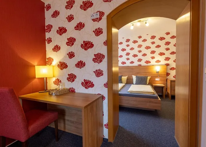 Pensionat Zur Lindenau 4*