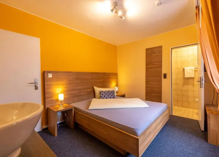 Zur Lindenau 4* Rüdesheim am Rhein