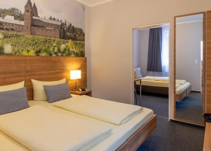 Pensionat Zur Lindenau 4*