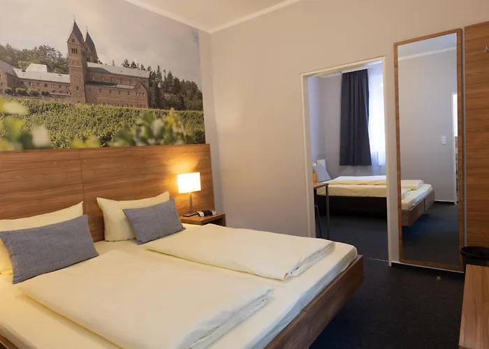 Zur Lindenau Pensionat 4*