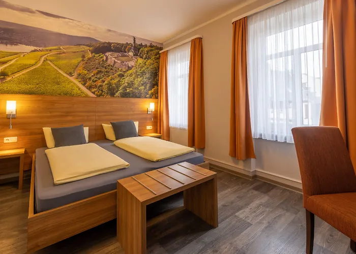 Zur Lindenau Pensionat 4*