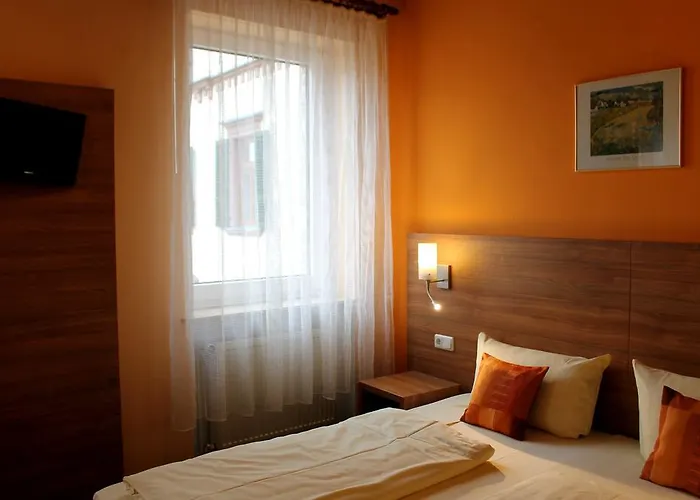 Pensionat Zur Lindenau 4*