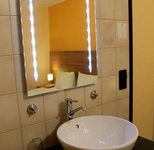 Zur Lindenau Pensionat 4*