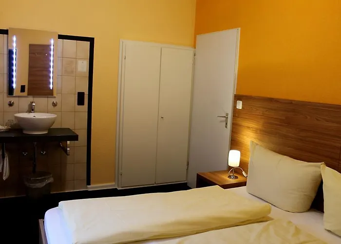 Zur Lindenau 4* Rüdesheim am Rhein